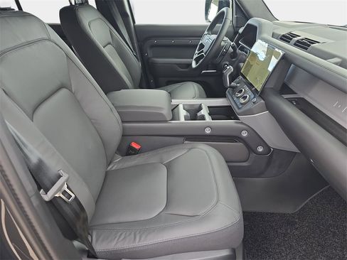 New 2026 Land Rover Defender 110 V8 image 10