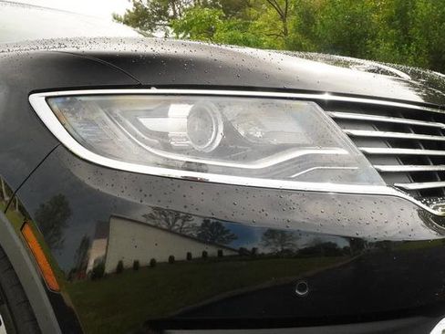 Used 2016 Lincoln MKX Reserve w/ Technology Package FWD image 33