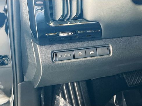 New 2026 Nissan Pathfinder SV FWD image 10