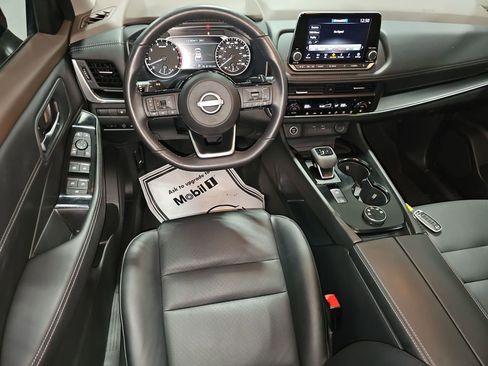 Used 2023 Nissan Rogue SV w/ SV Premium B Package image 33