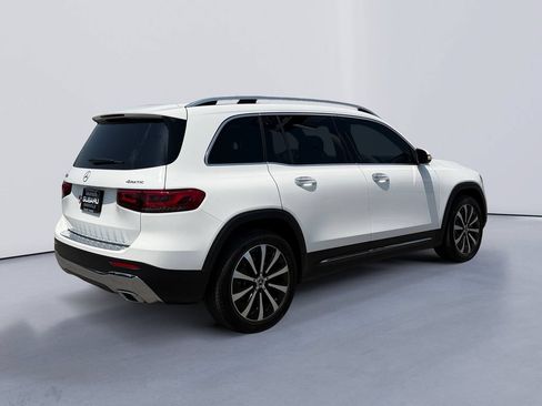Used 2023 Mercedes-Benz GLB 250 4MATIC image 3