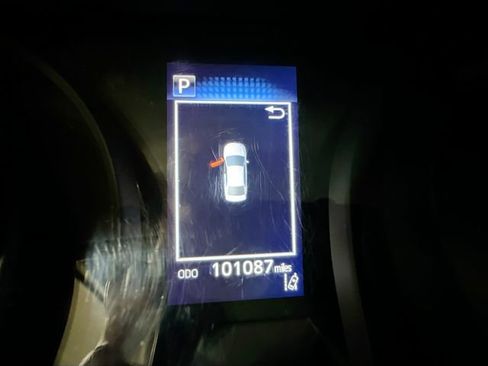 Used 2018 Toyota Camry SE FWD image 14