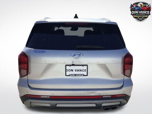 Used 2024 Hyundai Palisade SEL FWD image 4