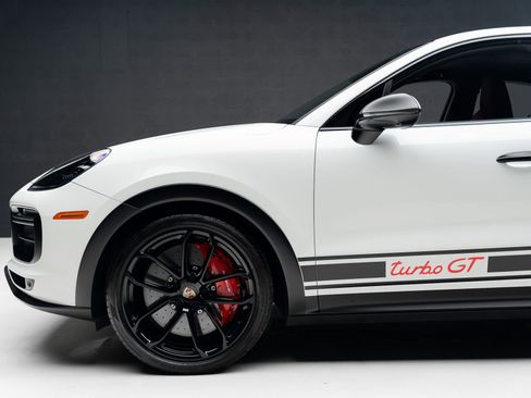 Used 2022 Porsche Cayenne Turbo GT AWD/4WD image 19