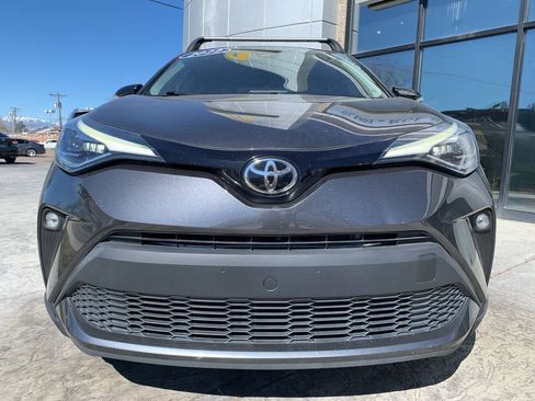 Used 2022 Toyota C-HR Limited FWD image 2