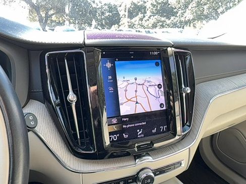 Used 2021 Volvo XC60 T8 Inscription image 19