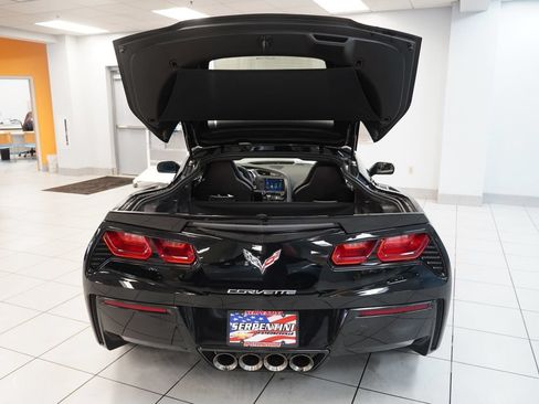Used 2017 Chevrolet Corvette Stingray Coupe RWD image 9