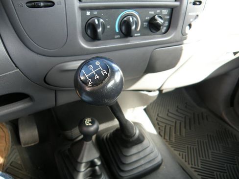 Used 2004 Ford F150 XL image 10