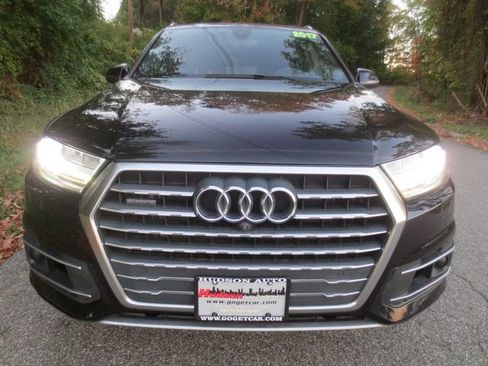 Used 2017 Audi Q7 3.0T Prestige image 3