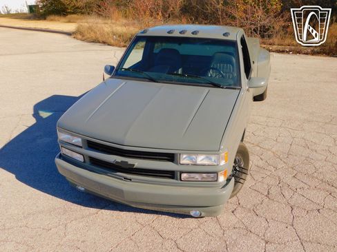Used 1989 Chevrolet Silverado 3500 2WD Regular Cab image 25