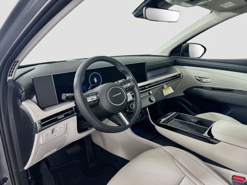 New 2026 Hyundai Tucson Limited FWD image 9