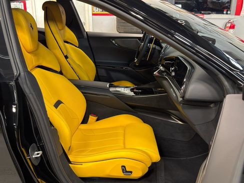 Used 2024 Ferrari Purosangue image 29