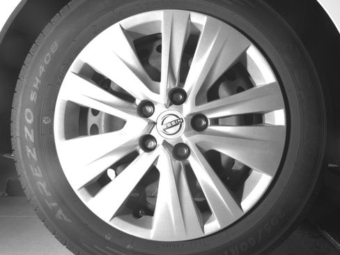 Used 2025 Nissan Sentra S FWD image 15