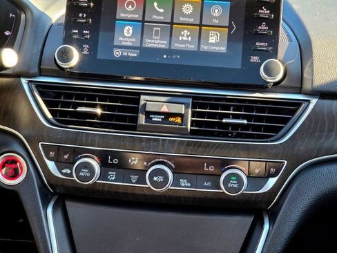 Used 2019 Honda Accord Touring image 19