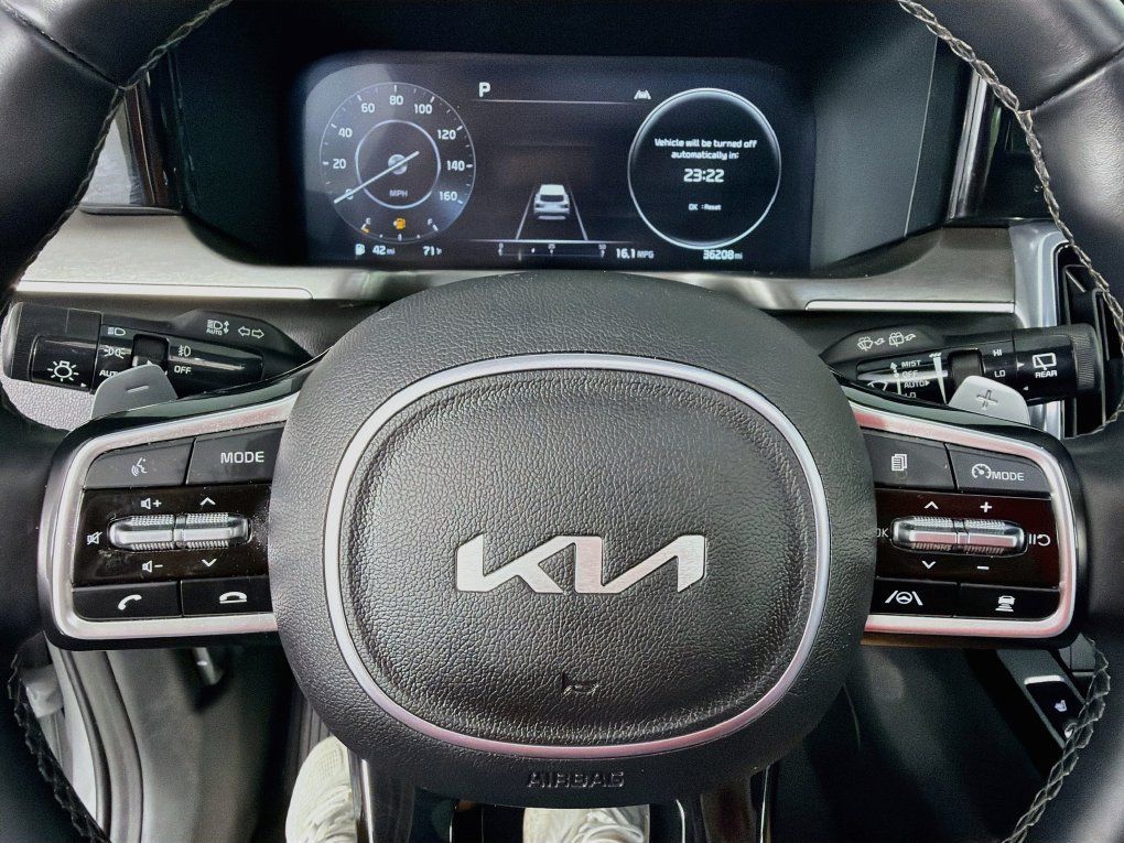 Used 2023 Kia Sorento SX AWD/4WD image 15