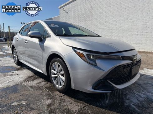 Used 2024 Toyota Corolla SE w/ SE Package image 8