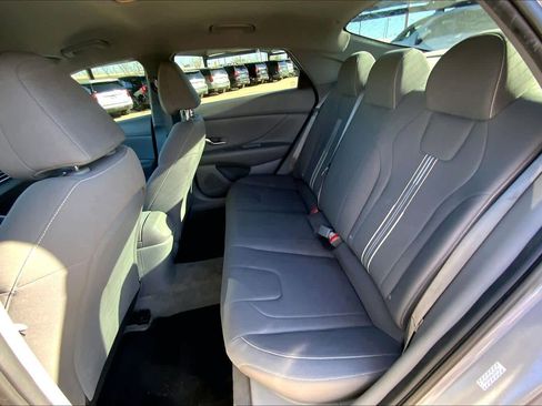 Used 2022 Hyundai Elantra SEL FWD image 34