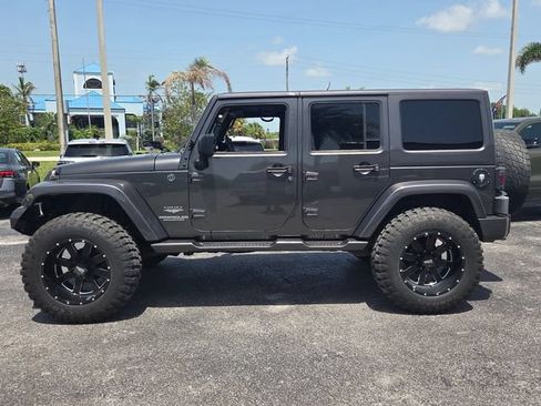 Used 2014 Jeep Wrangler Unlimited Sahara w/ Max Tow Package AWD/4WD image 6
