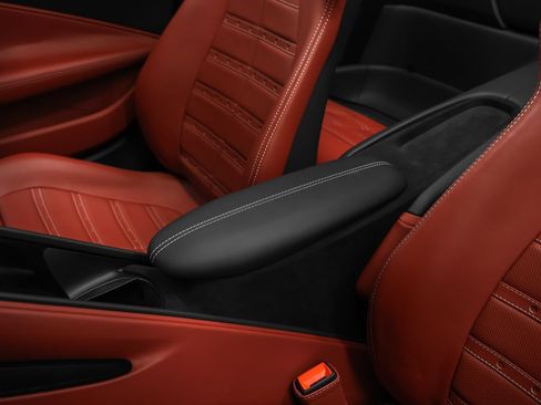 Certified 2025 Ferrari Roma Spider RWD image 62