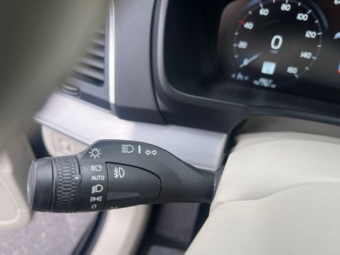 Used 2016 Volvo XC90 T5 Momentum image 19