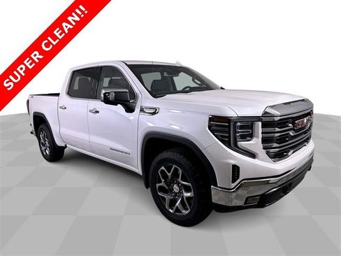 Used 2023 GMC Sierra 1500 SLT image 2
