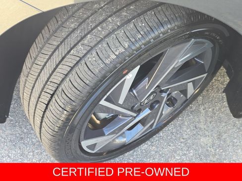 Used 2026 Hyundai Elantra Limited FWD image 32