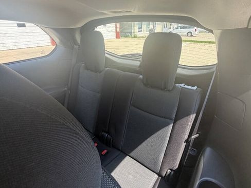 Used 2019 Nissan Pathfinder S AWD/4WD image 16
