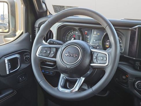 Used 2024 Jeep Wrangler Unlimited Sahara image 18