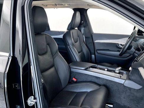 Used 2025 Volvo XC90 T8 Ultra w/ Lounge Package AWD/4WD image 8