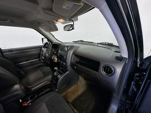 Used 2016 Jeep Patriot Latitude w/ Mopar Trailer Tow Group AWD/4WD image 24