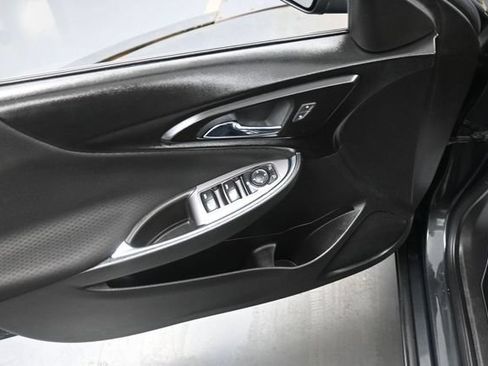 Used 2018 Chevrolet Malibu LT FWD image 10