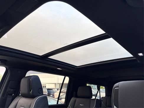 New 2026 Cadillac Escalade ESV Luxury AWD/4WD image 33