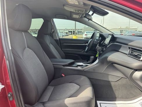 Used 2022 Toyota Camry LE image 34