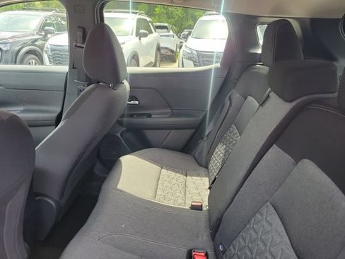 Used 2025 Nissan Kicks SV FWD image 8