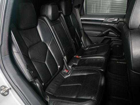 Used 2012 Porsche Cayenne image 23