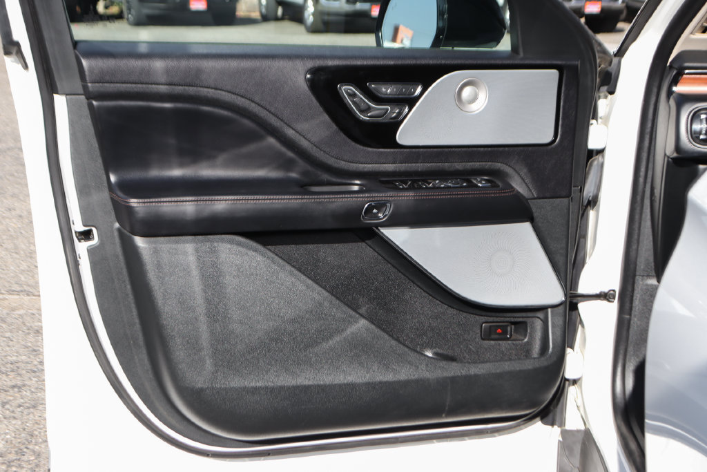 Used 2021 Lincoln Aviator Reserve w/ Equipment Group 201A RWD image 18