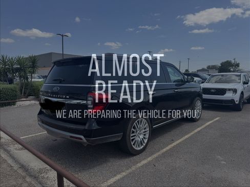 Used 2023 Ford Expedition XLT RWD image 4