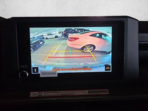 Certified 2025 Toyota Tacoma SR5 AWD/4WD image 14