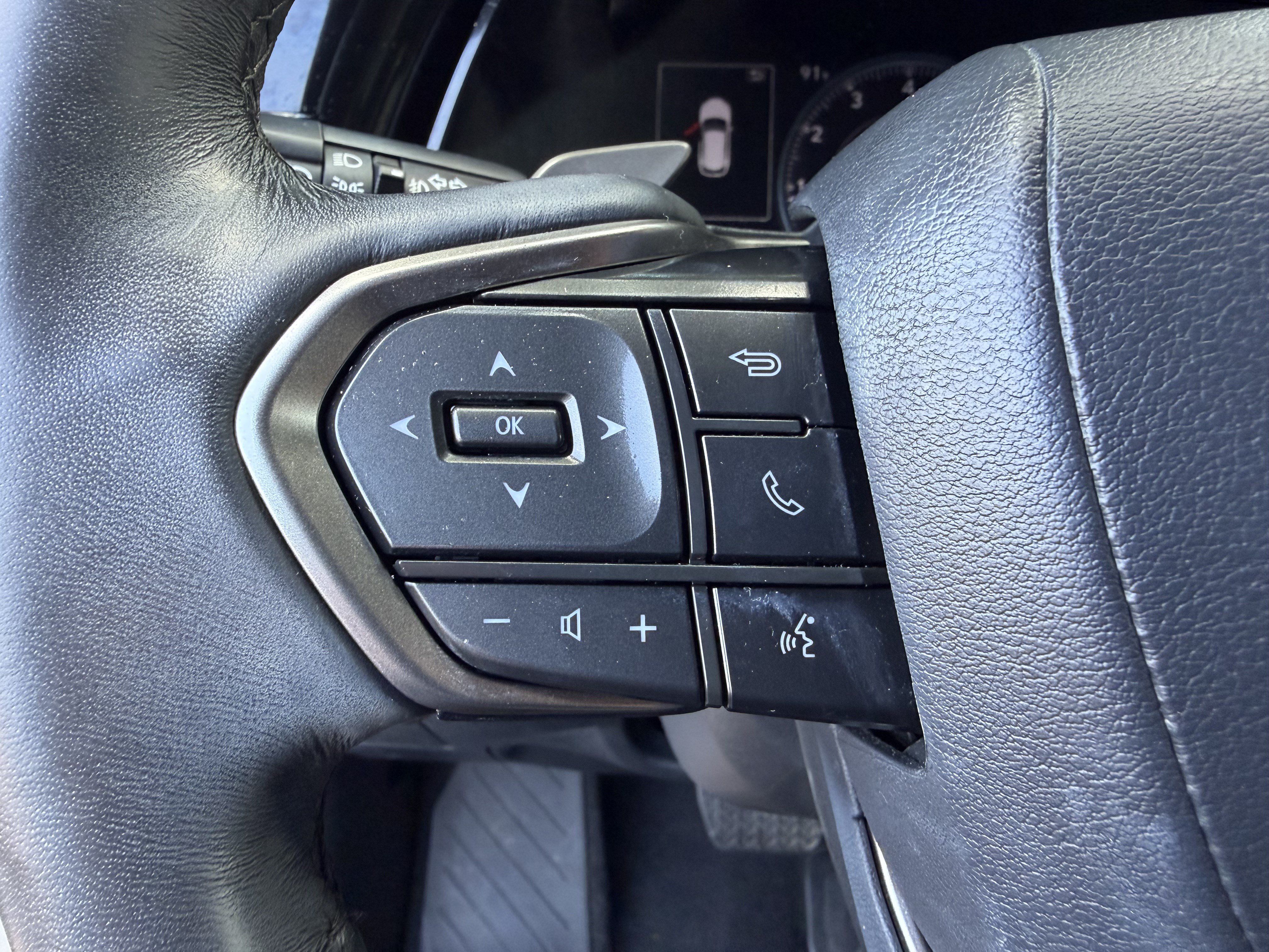 Used 2024 Lexus RX 350 Premium w/ Cold Area Package AWD/4WD image 18