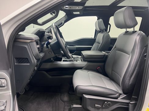 Used 2024 Ford F150 Lightning Lariat image 17