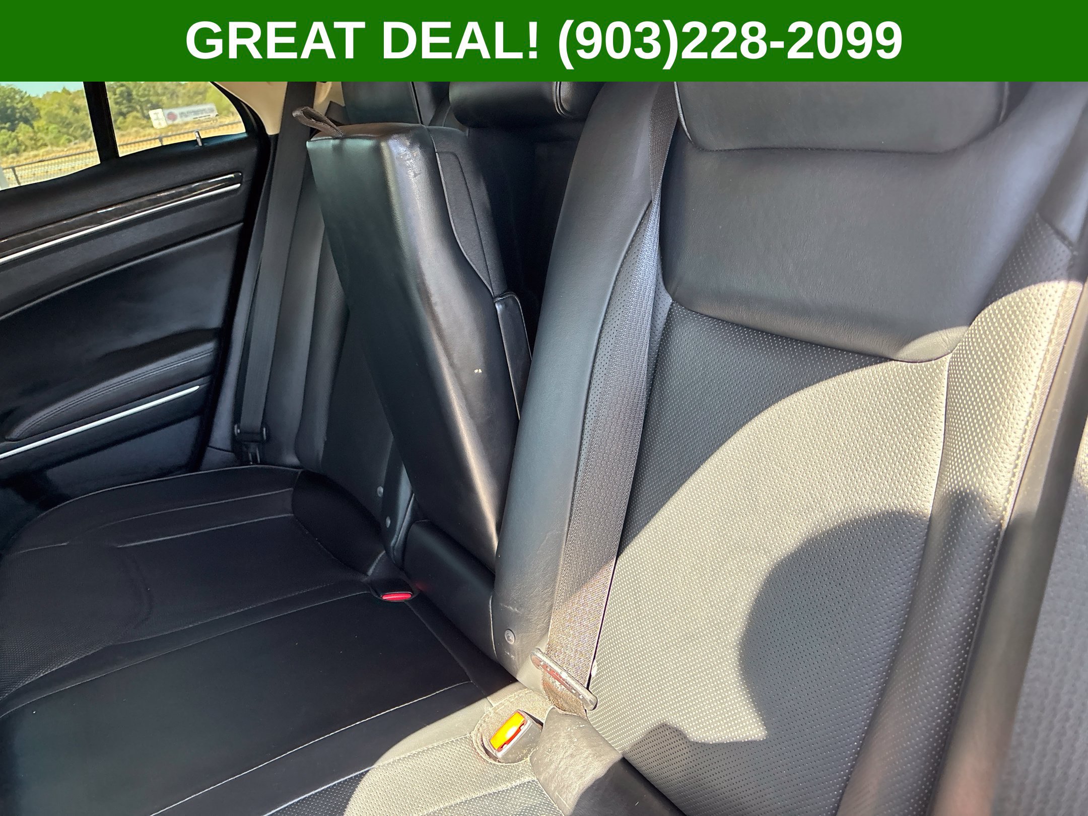 Used 2016 Chrysler 300 C RWD image 40