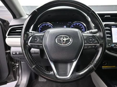 Used 2019 Toyota Camry XLE FWD image 32
