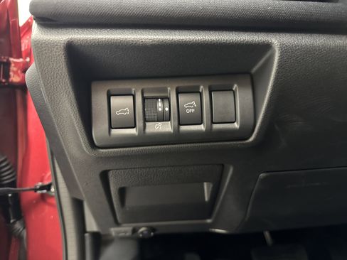 Used 2025 Subaru Outback Premium image 17