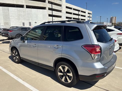Used 2017 Subaru Forester 2.5i Limited image 6