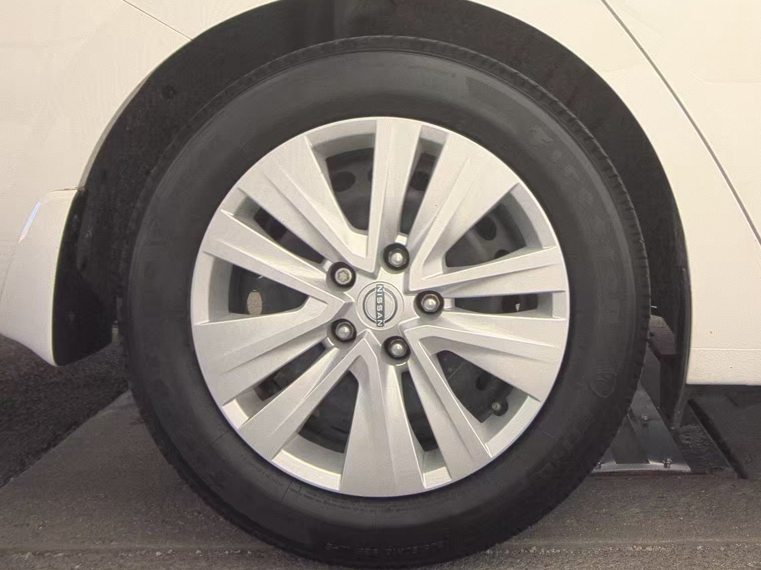 Used 2024 Nissan Sentra S FWD image 9