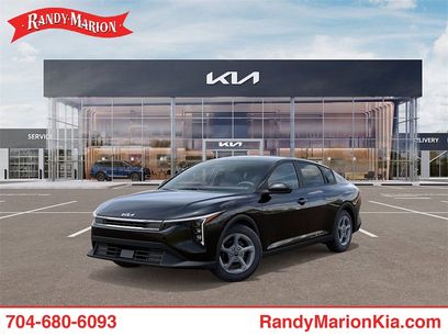 New 2025 Kia K4 LXS