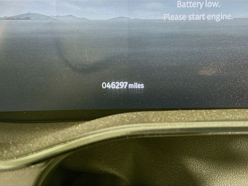 Used 2024 Jaguar F-PACE R-Dynamic S image 19