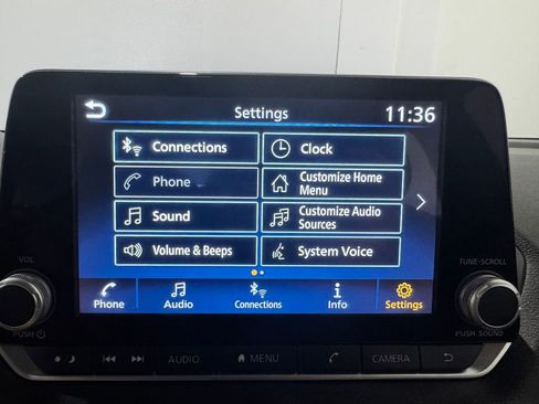 Used 2025 Nissan Sentra SV FWD image 35