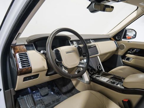 Used 2020 Land Rover Range Rover HSE image 3