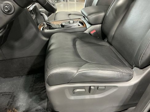 Used 2024 Nissan Armada SL w/ Captain's Chairs Package image 23